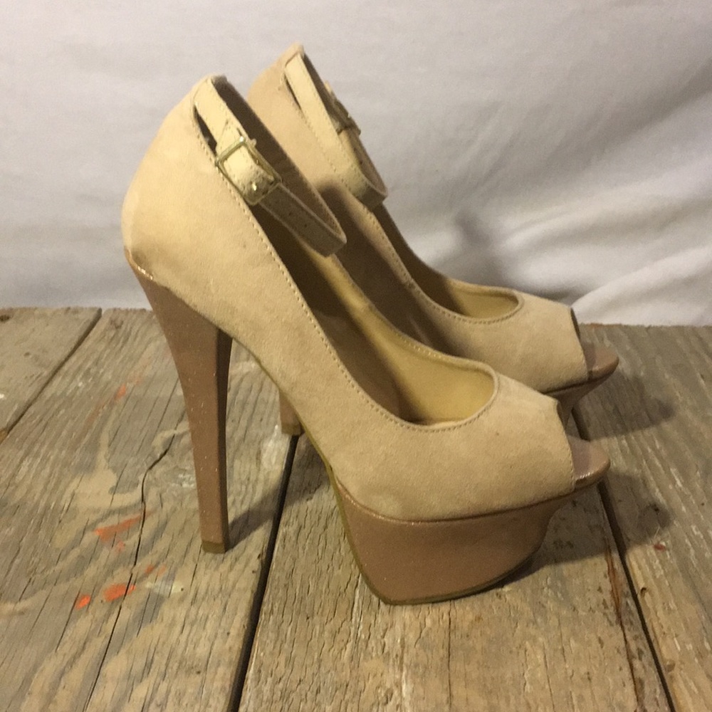 Penny loves Kenny heels